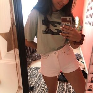 levi’s white denim shorts